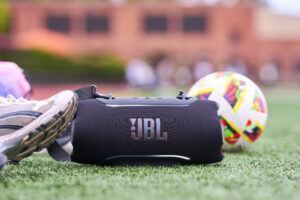 LS_JBL_XTREME5_LIFESTYLE_BLACK_DSC08101_x1