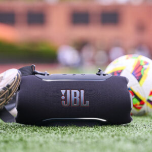 LS_JBL_XTREME5_LIFESTYLE_BLACK_DSC08101_x1
