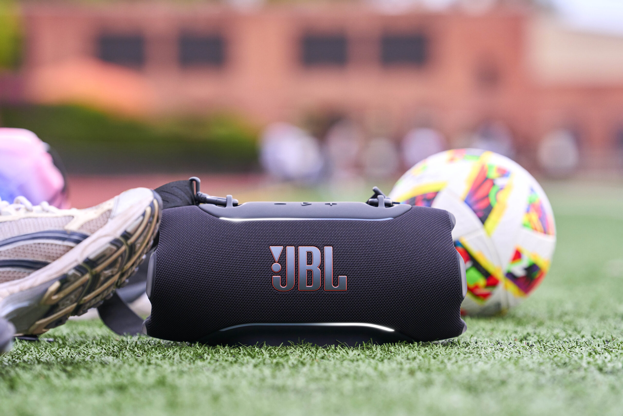LS_JBL_XTREME5_LIFESTYLE_BLACK_DSC08101_x1 LS_JBL_XTREME5_LIFESTYLE_BLACK_DSC08101_x1